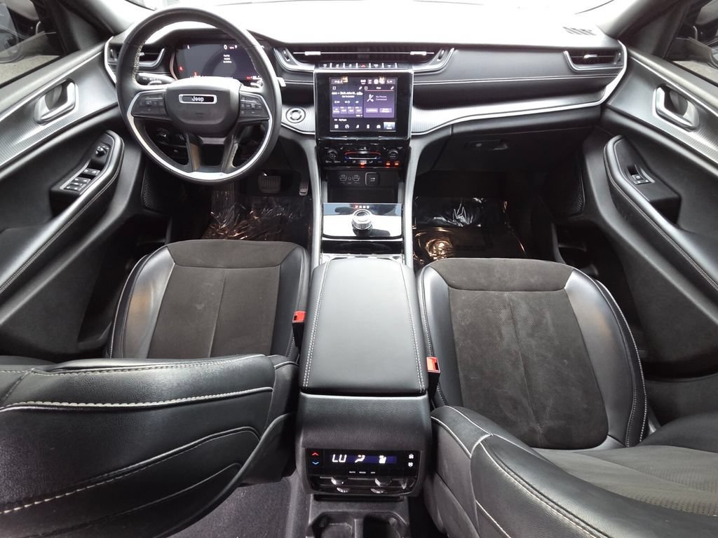 Used 2023 Baltic Gray Metallic Clearcoat Jeep Altitude image 27