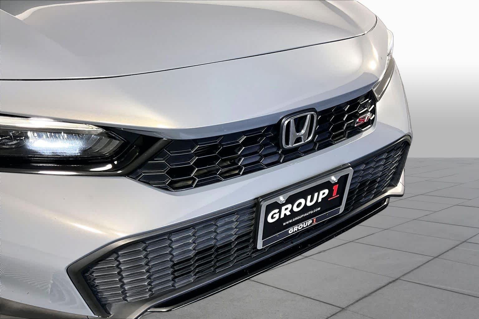 Used 2025 Urban Gray Pearl Honda  image 28