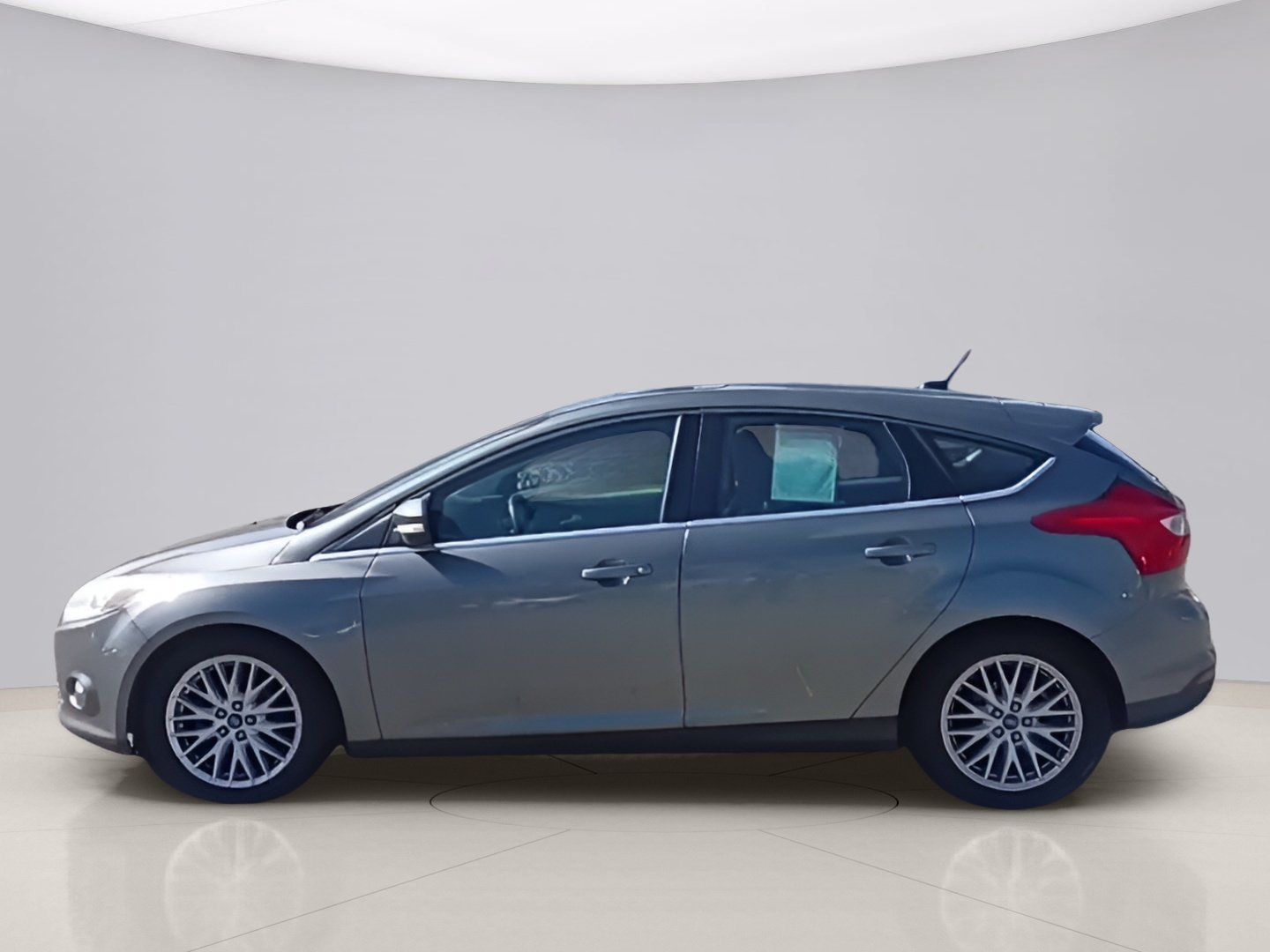 Used 2012 Gray Ford SEL image 2