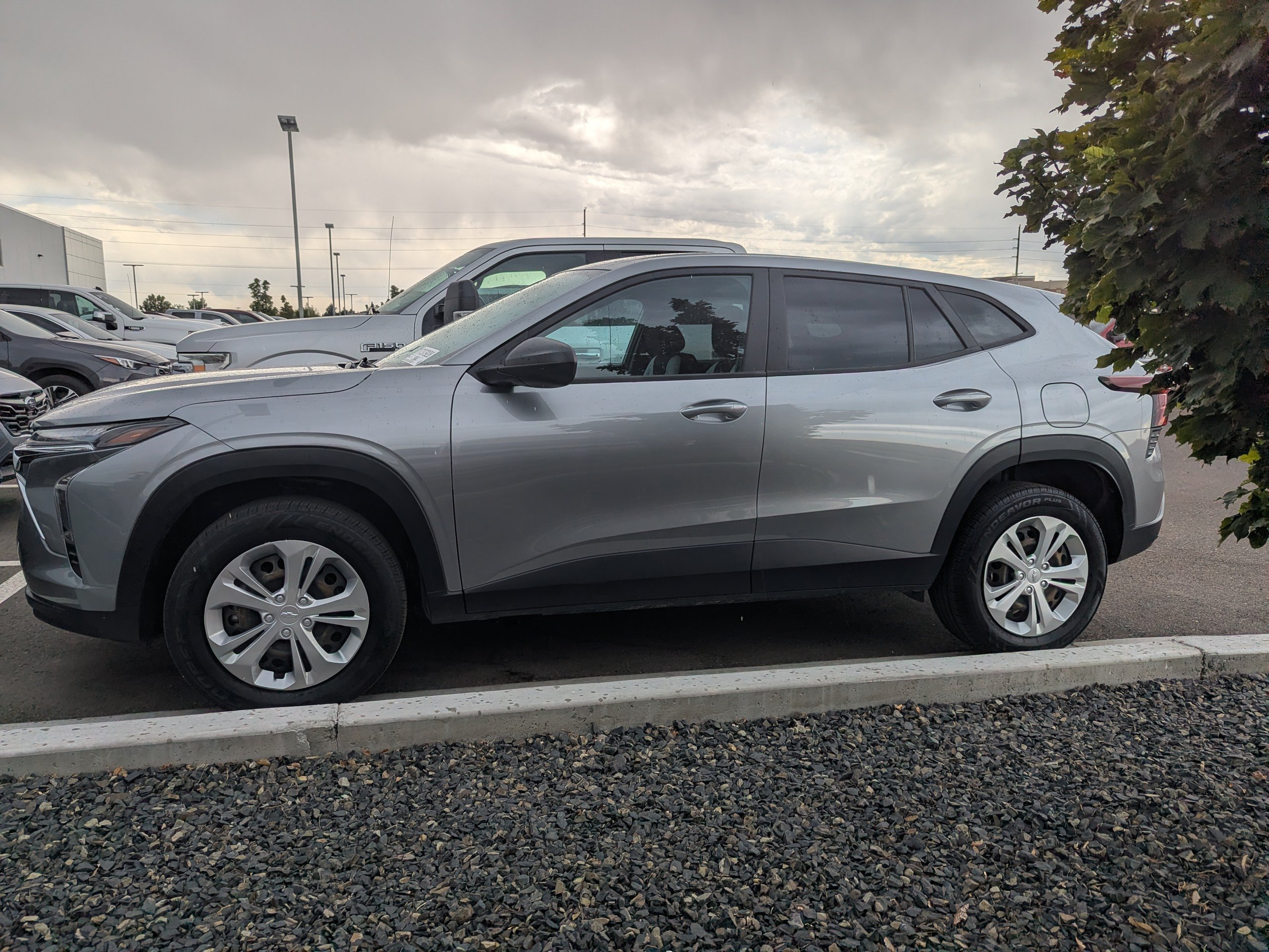 2024 Chevrolet Trax LS - Photo 6