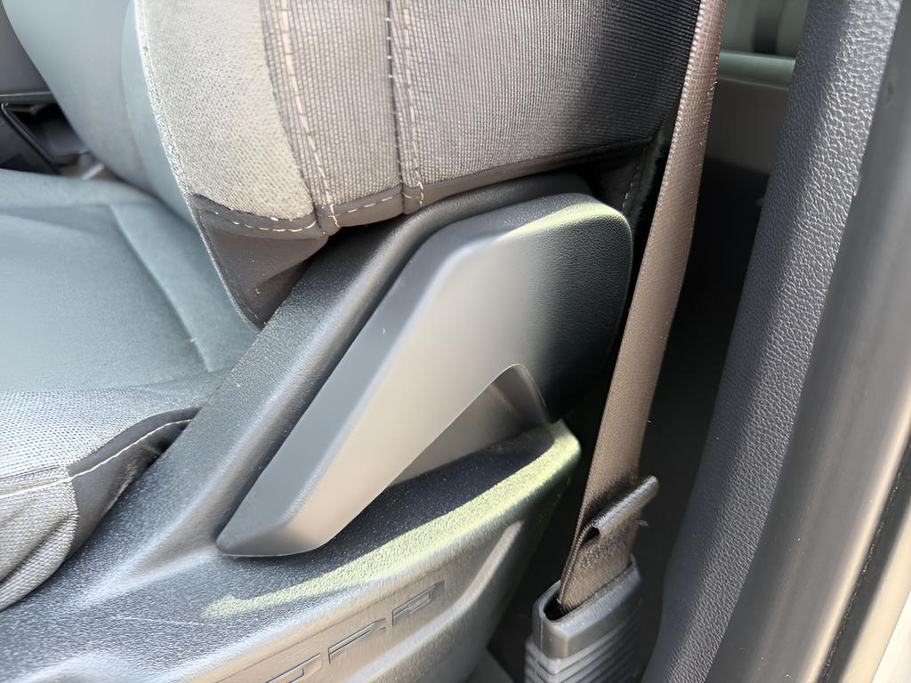 Used 2025 Silver Ford XLT image 15