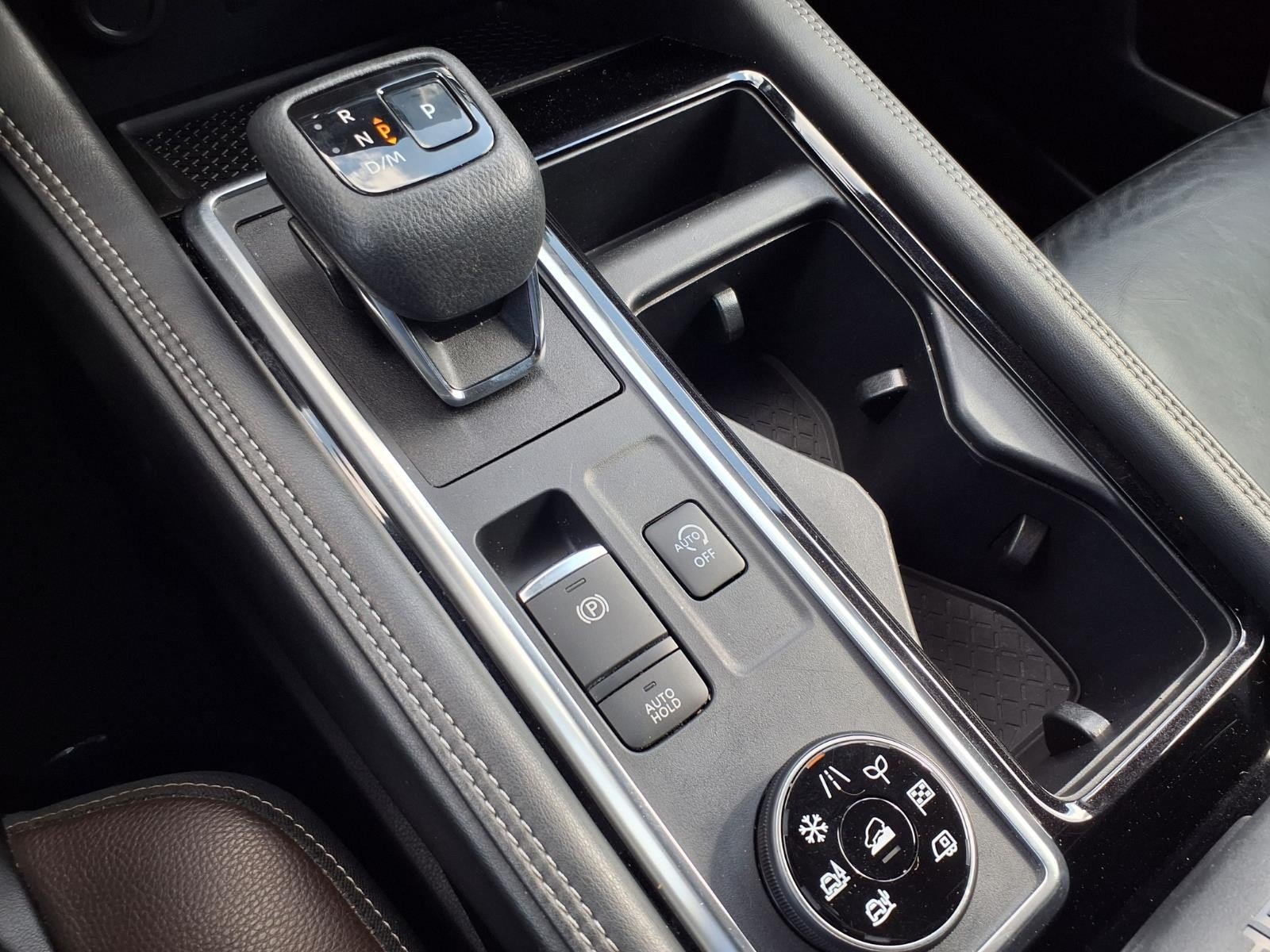 2023 Nissan Pathfinder Platinum Gray at Robbins Nissan