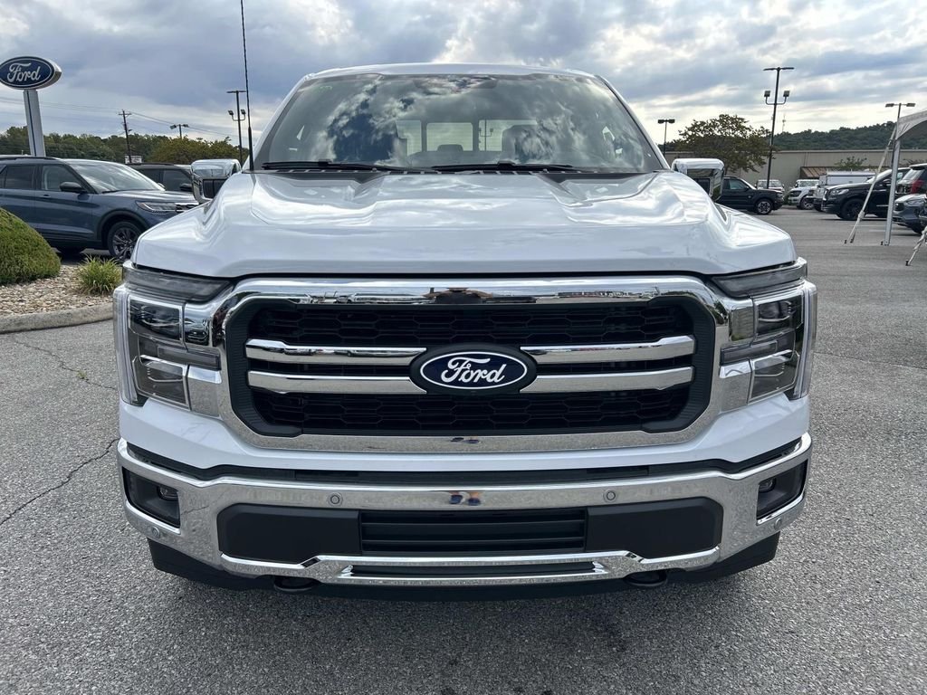 New 2026 Oxford White Ford Lariat® image 8