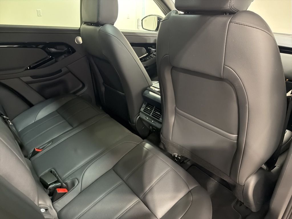 Certified Used 2025 Santorini Black Metallic Land Rover Dynamic image 27