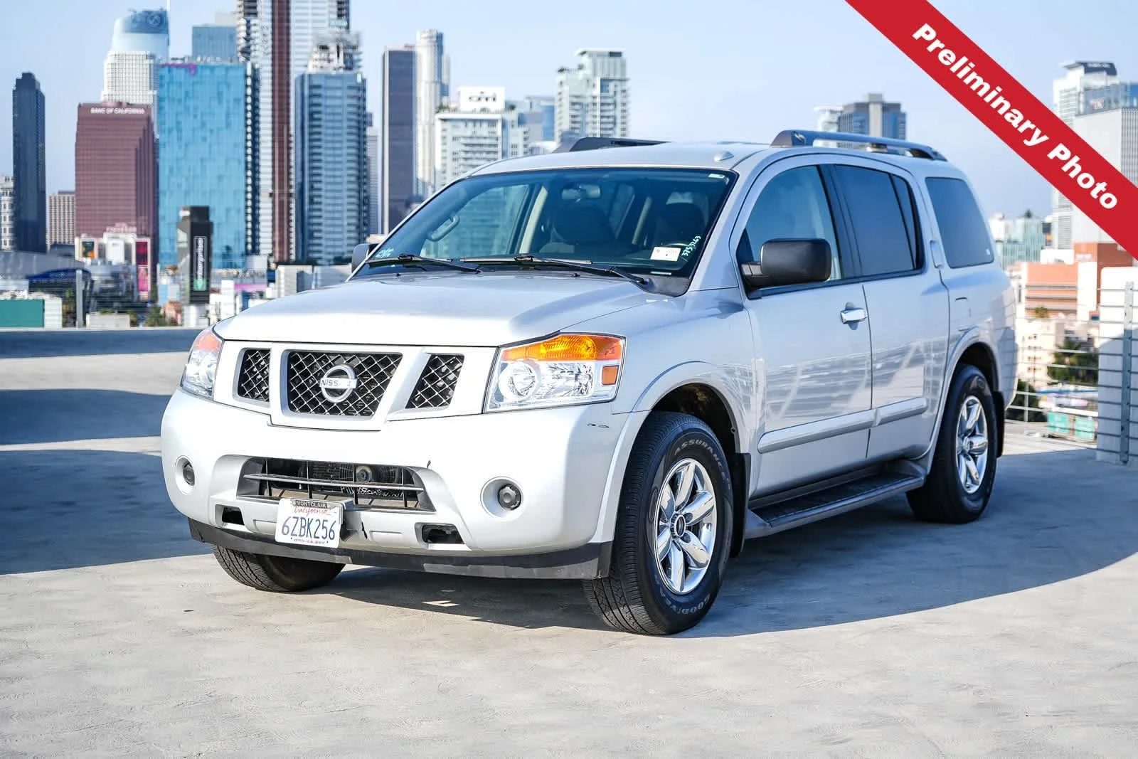 2013 Nissan Armada SV 4X2's photo