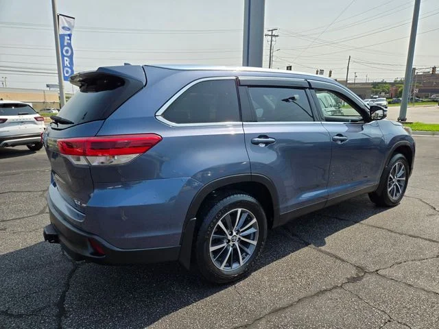 Used 2019 Blue Toyota XLE image 8