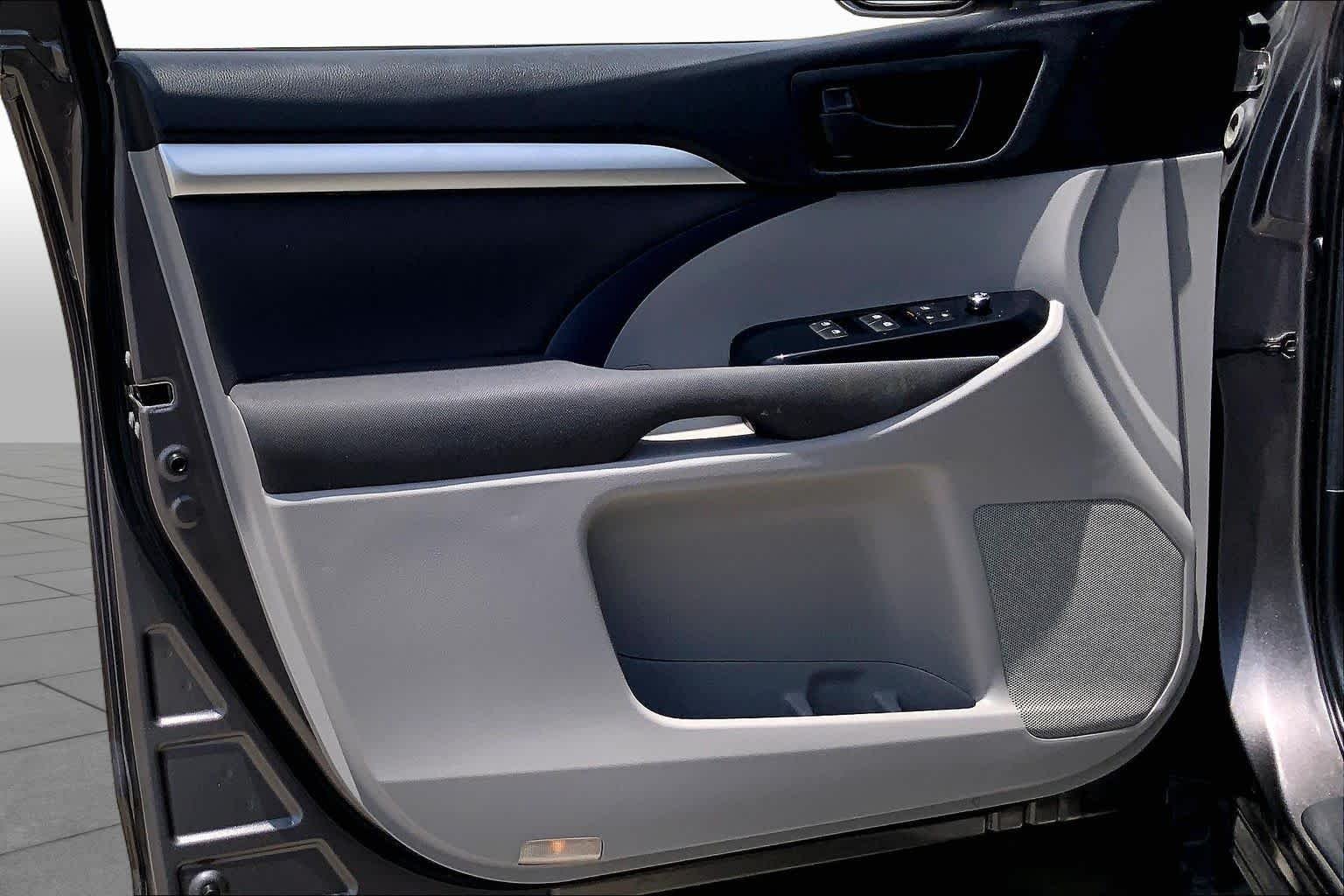 Used 2019 Predawn Gray Mica Toyota LE image 21