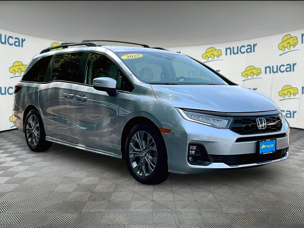 2025 Honda Odyssey Touring's photo