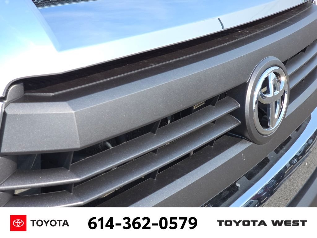 Used 2014 Red Toyota SR5 image 13