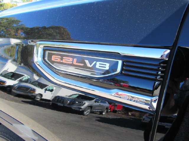 Used 2020 ONYX BLACK GMC Denali image 10