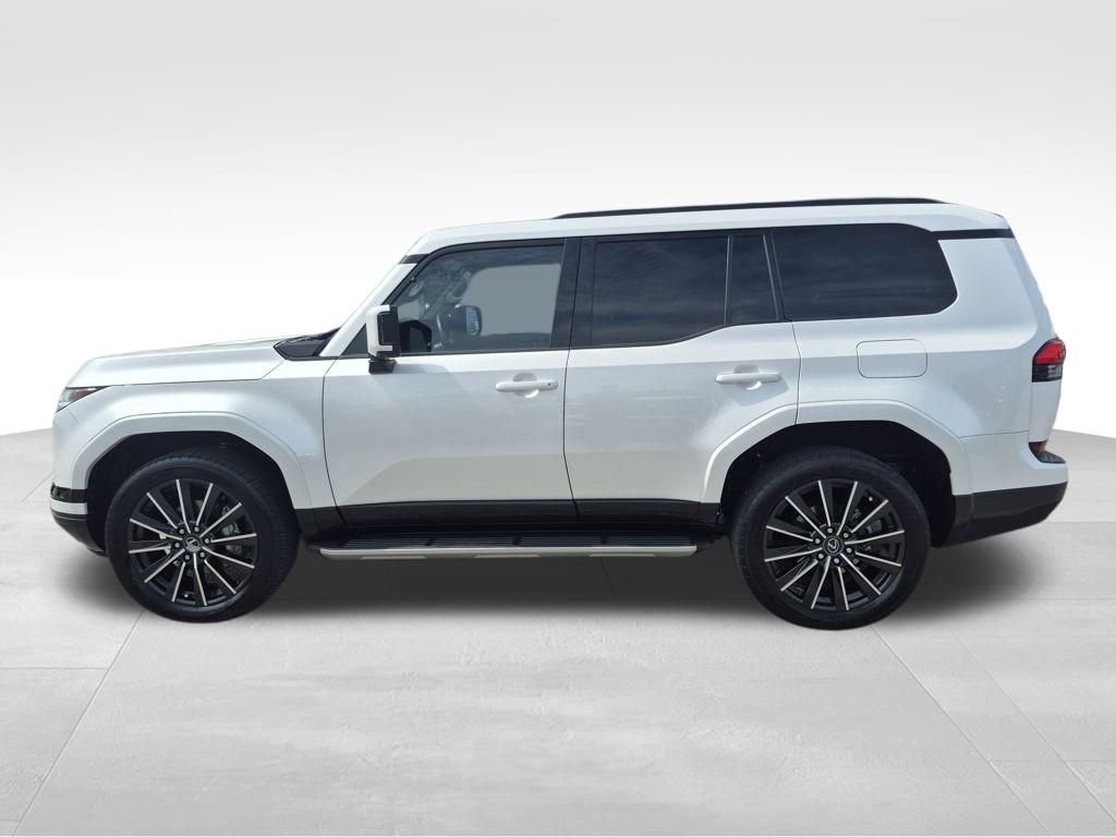 Used 2024 White Lexus 550 Luxury image 3