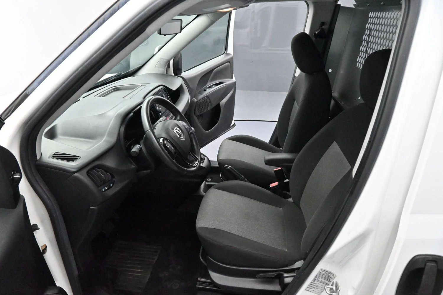 Used 2018 Bright White Ram Tradesman SLT image 12