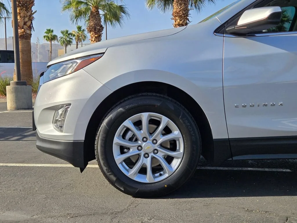 Used 2019 SILVER ICE METALLIC Chevrolet LT image 9