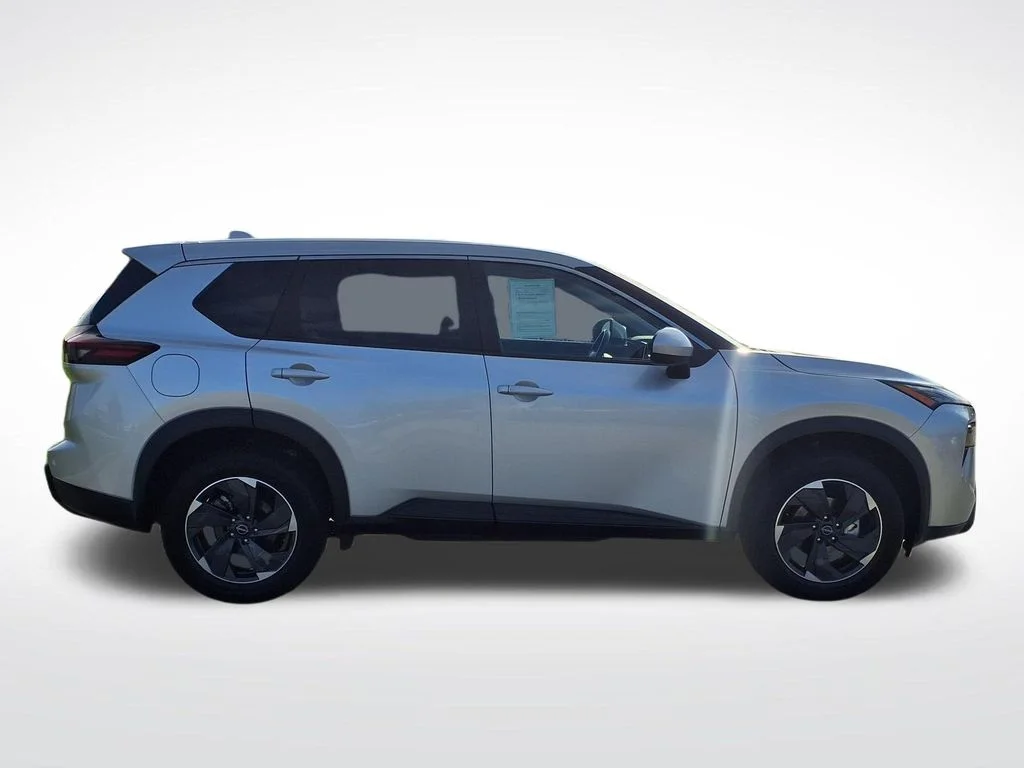 Used 2025 Silver Nissan SV image 10