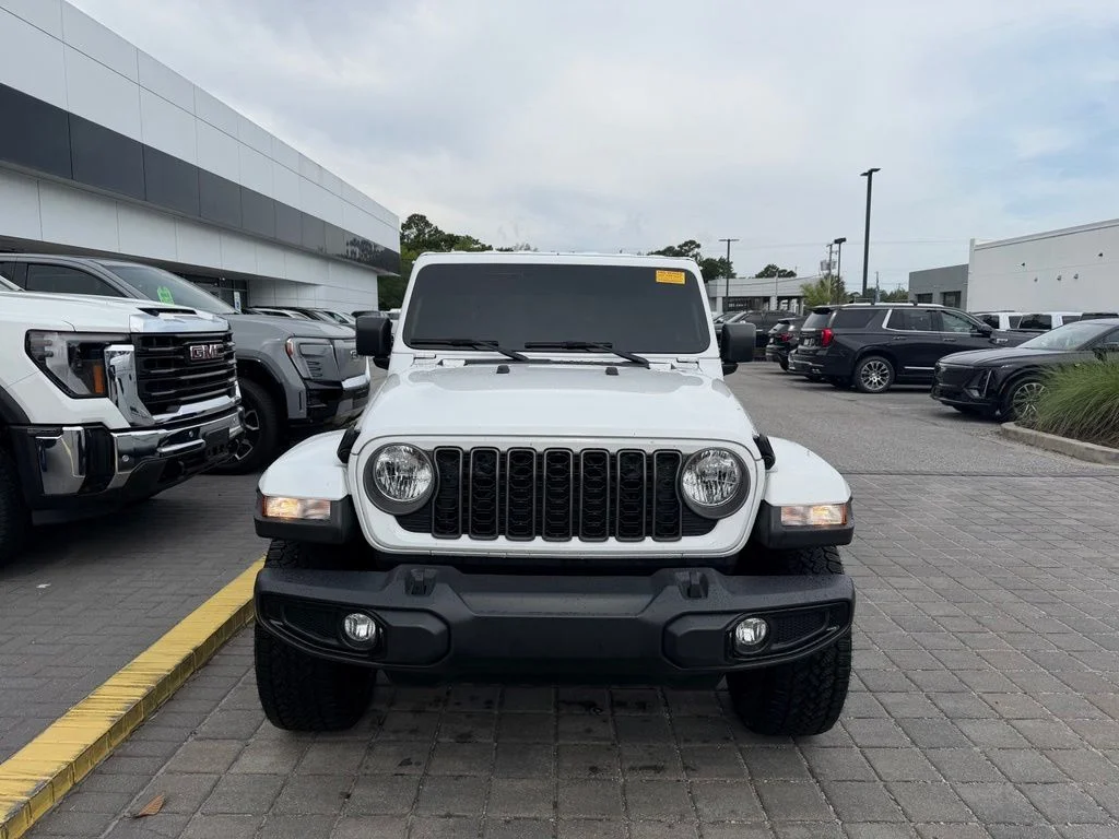 Used 2025 Bright White Clearcoat Jeep Nighthawk image 4
