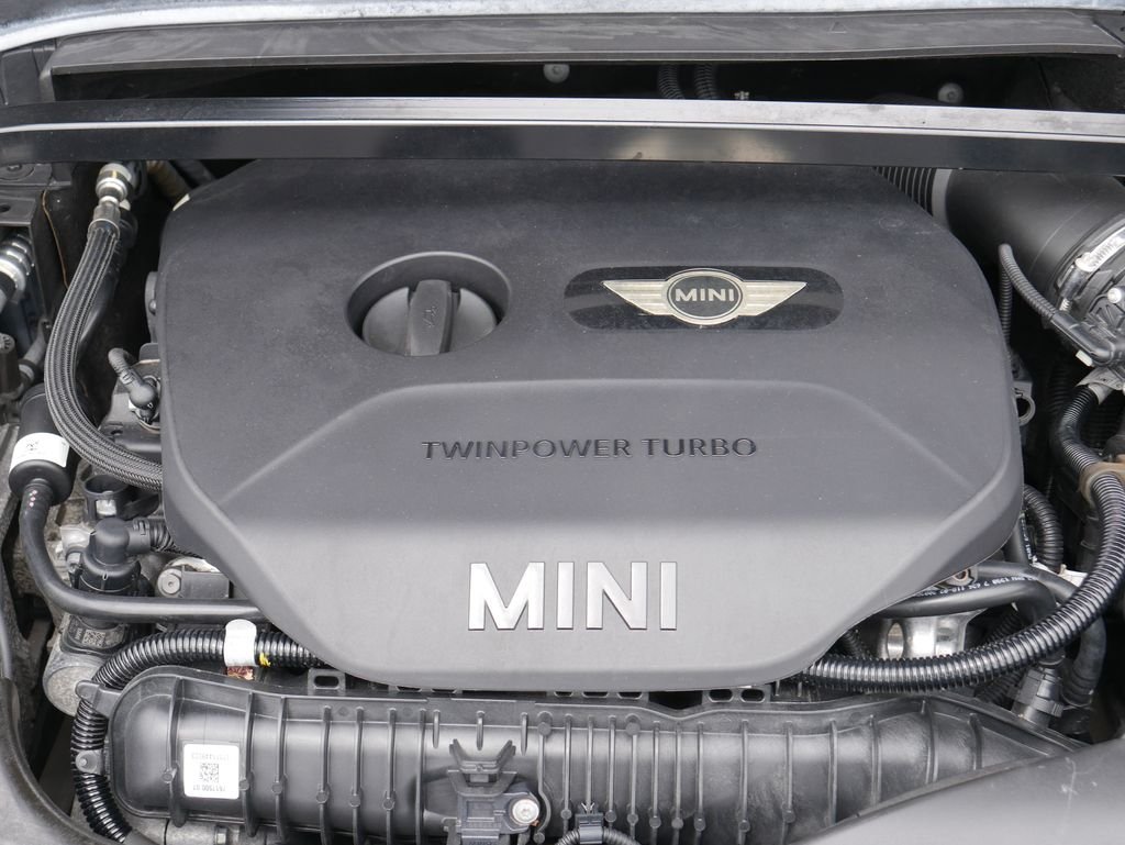 Used 2018 Black MINI Base image 9