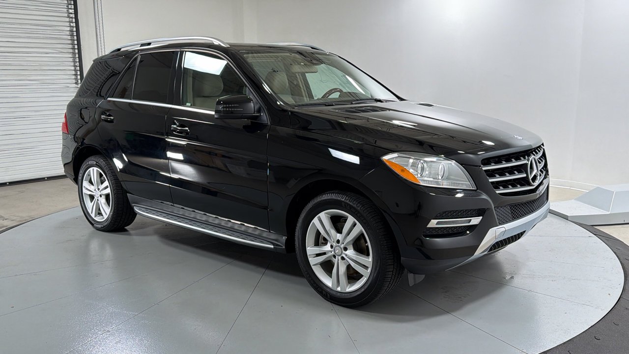 Used 2015 Black Mercedes-Benz ML 350 image 3
