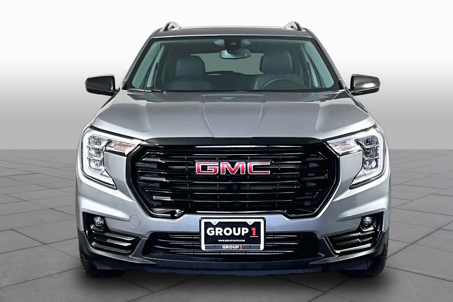 Used 2024 Sterling Metallic GMC SLT image 3