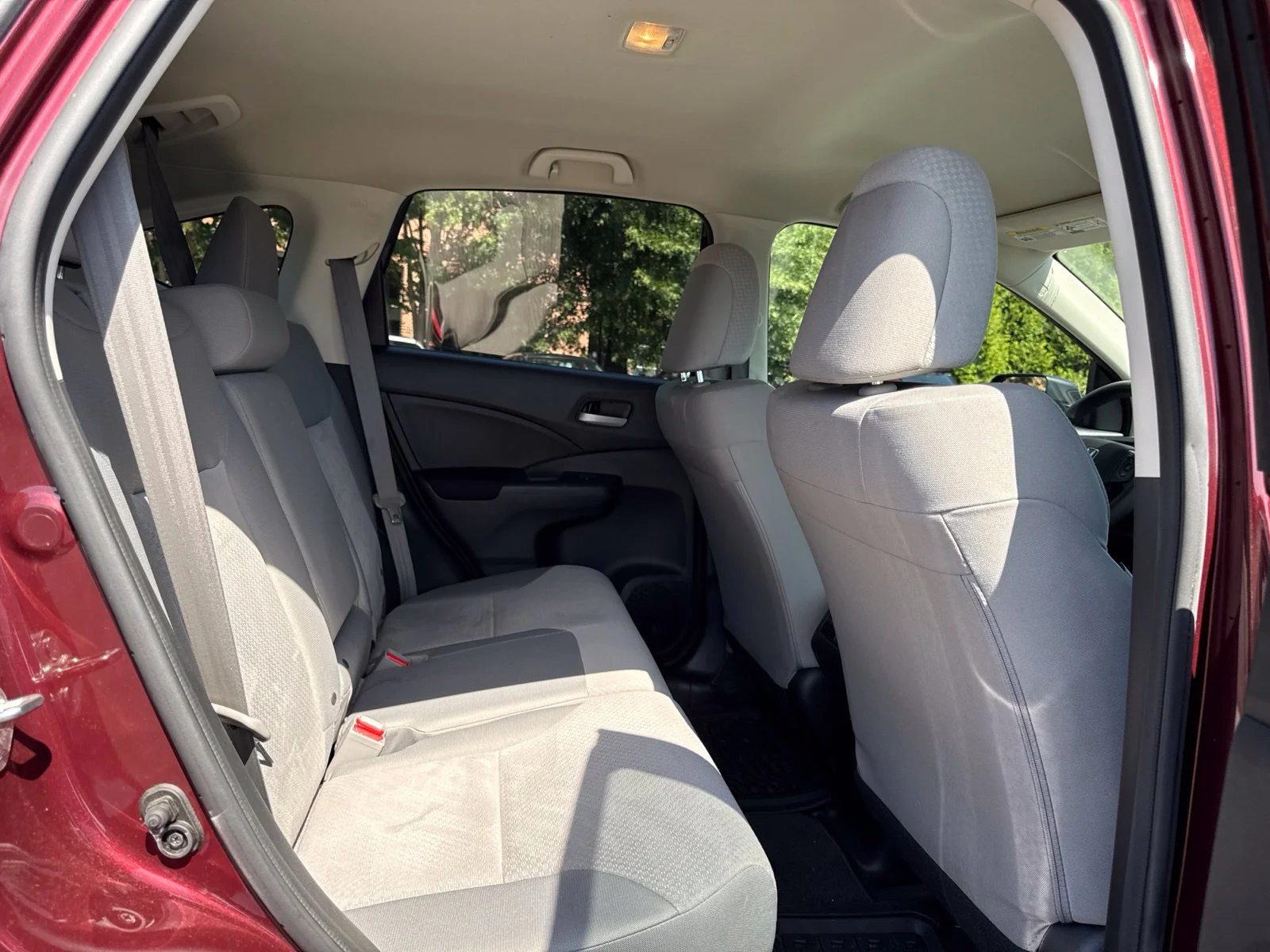 Used 2016  Honda SE image 28