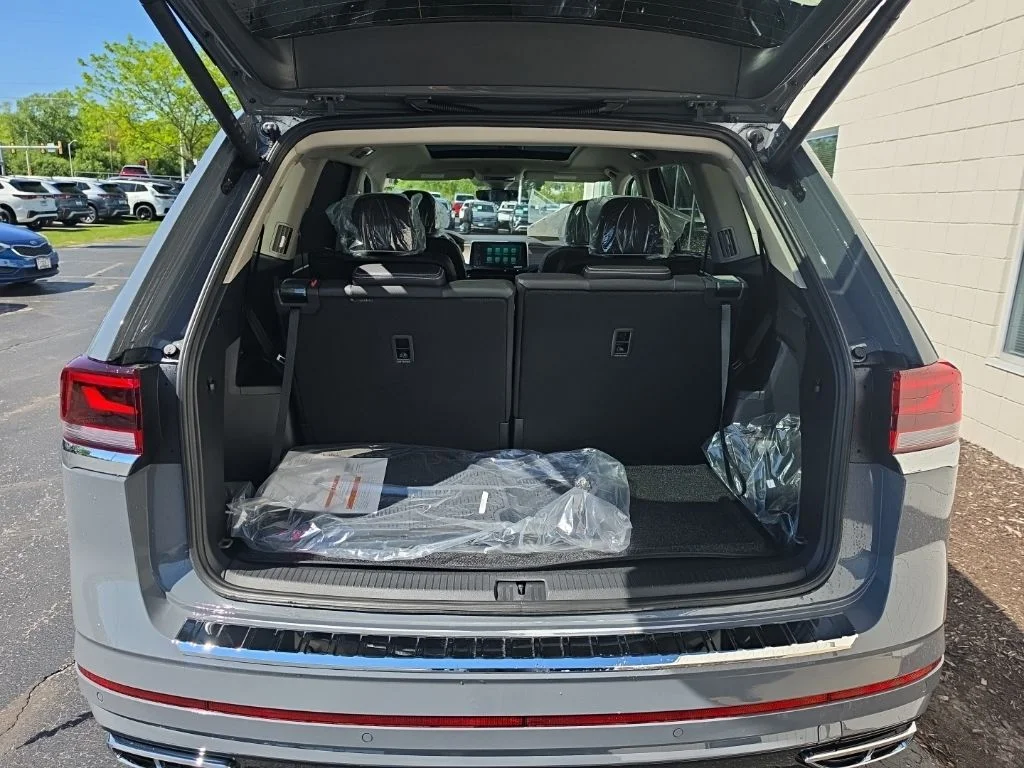New 2026 Pure Gray Volkswagen 2.0T SEL Premium R-Line image 17