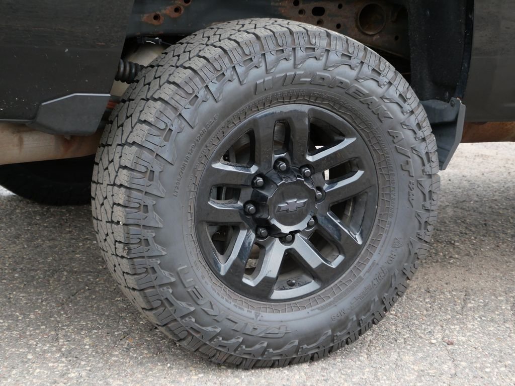 Used 2018 Black Chevrolet LTZ image 7