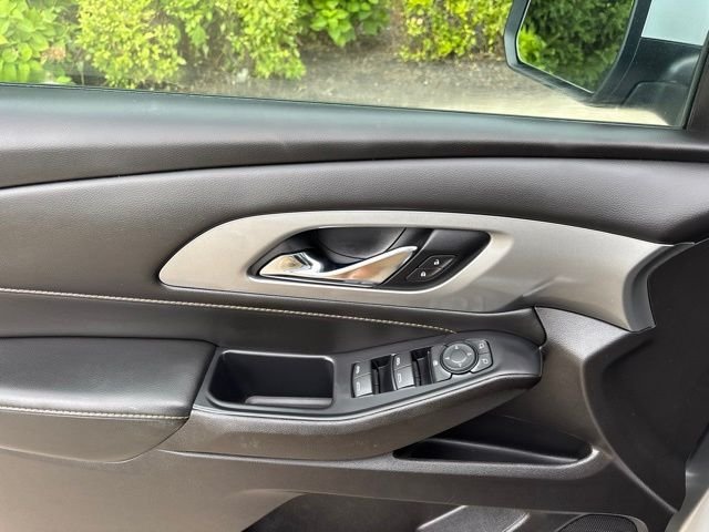 Used 2021 Silver Chevrolet LT image 14