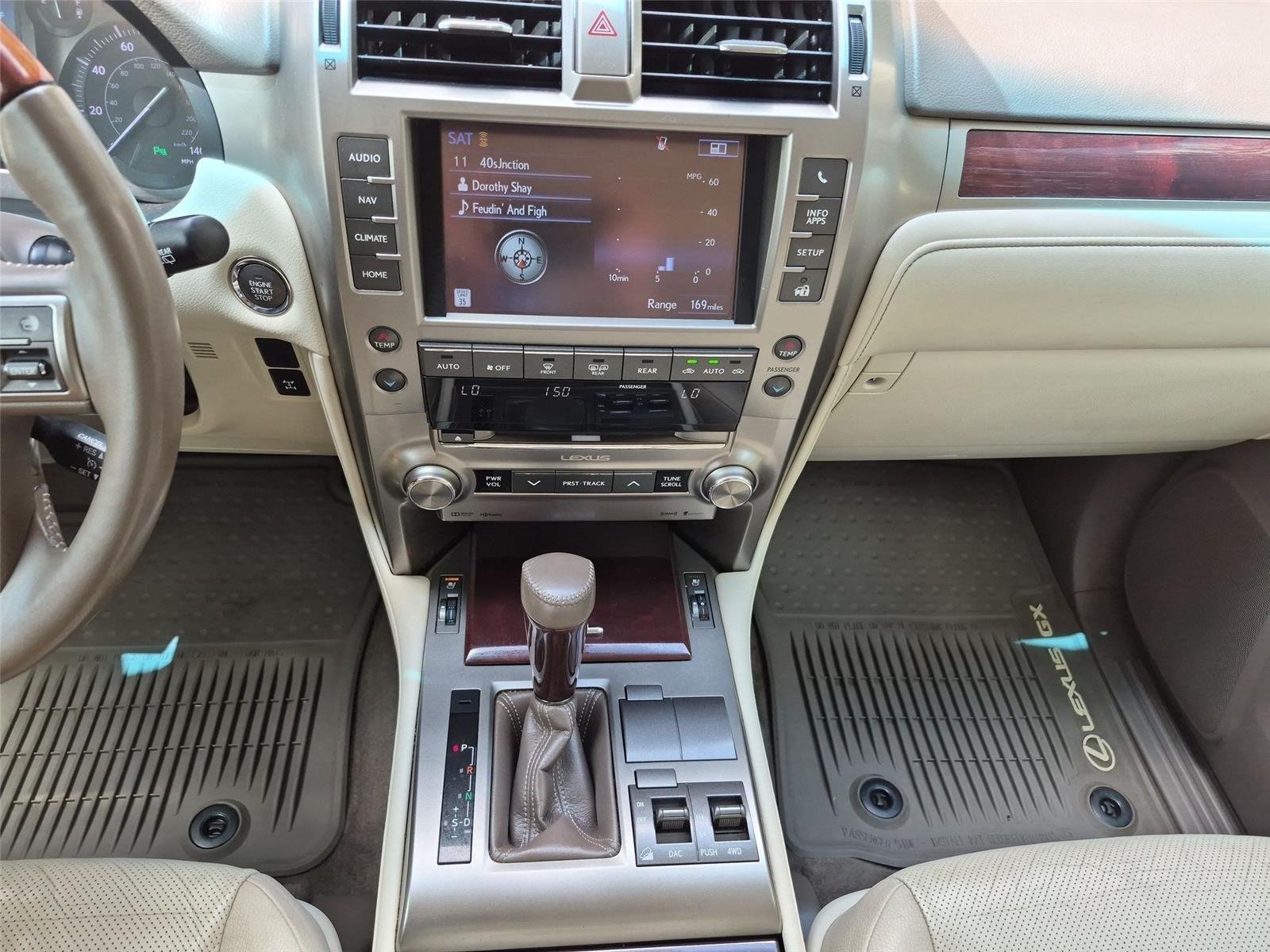 Used 2015 Claret Mica Lexus  image 27