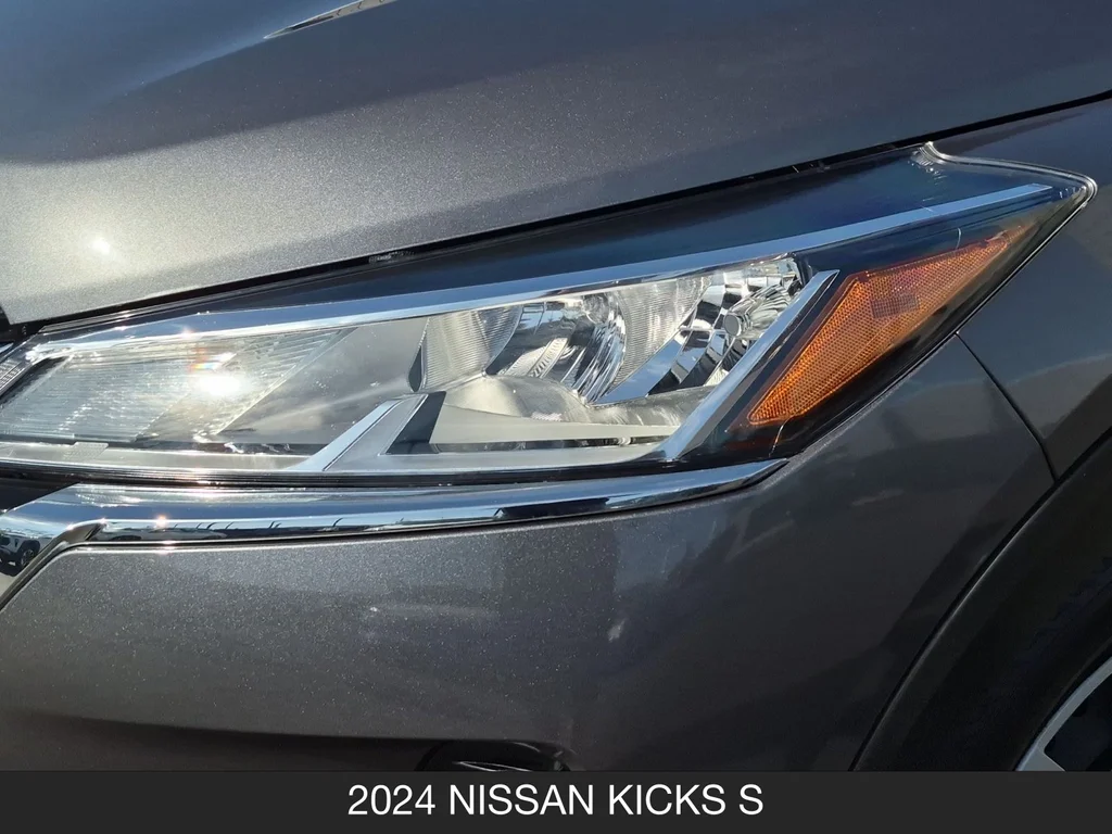 Used 2024 Gray Nissan S image 10