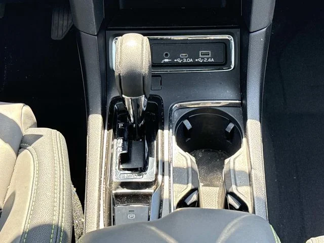 Used 2025 Silver Subaru Onyx Edition image 22
