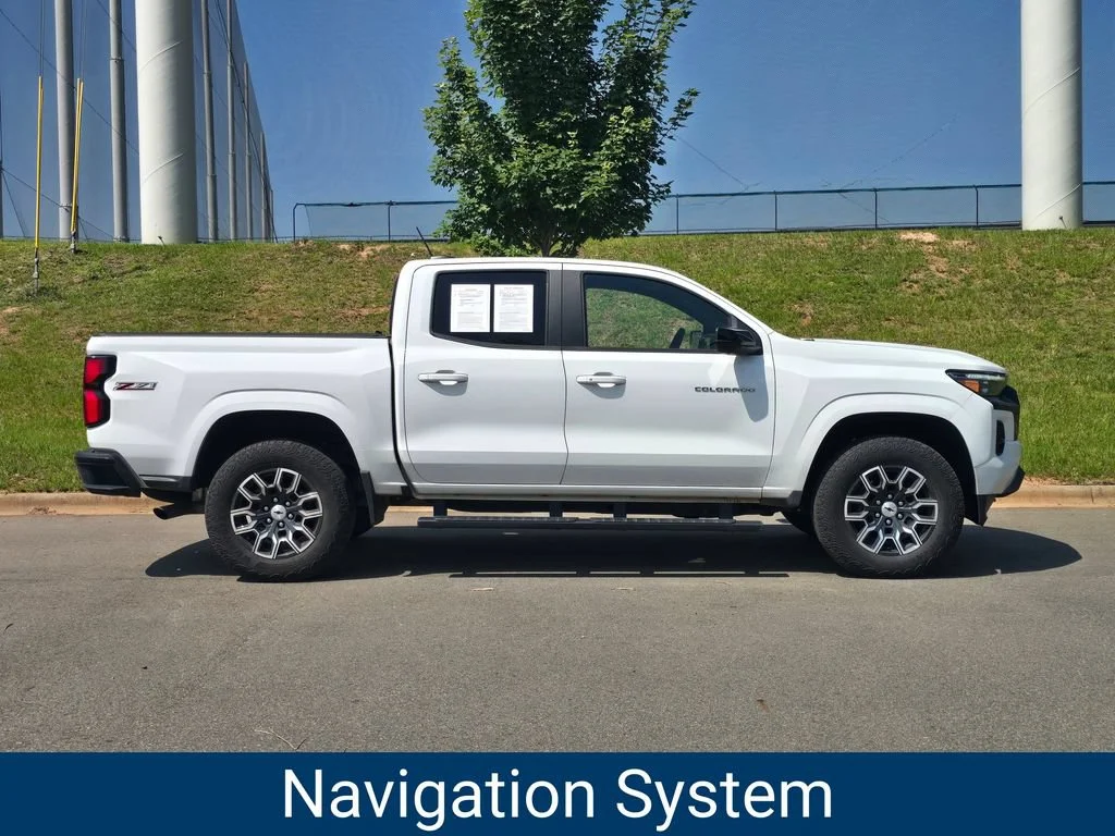 Used 2023 Summit White Chevrolet Z71 image 2