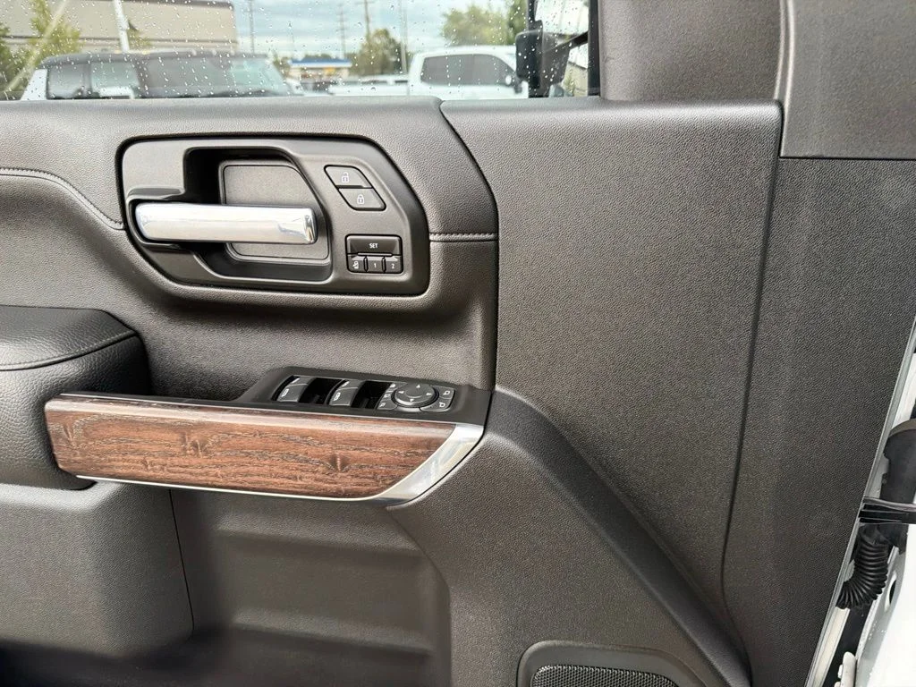 Used 2020 White GMC Denali image 16