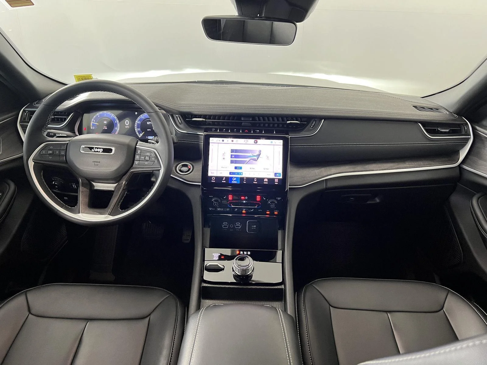 Used 2025 Wh Jeep Limited image 21