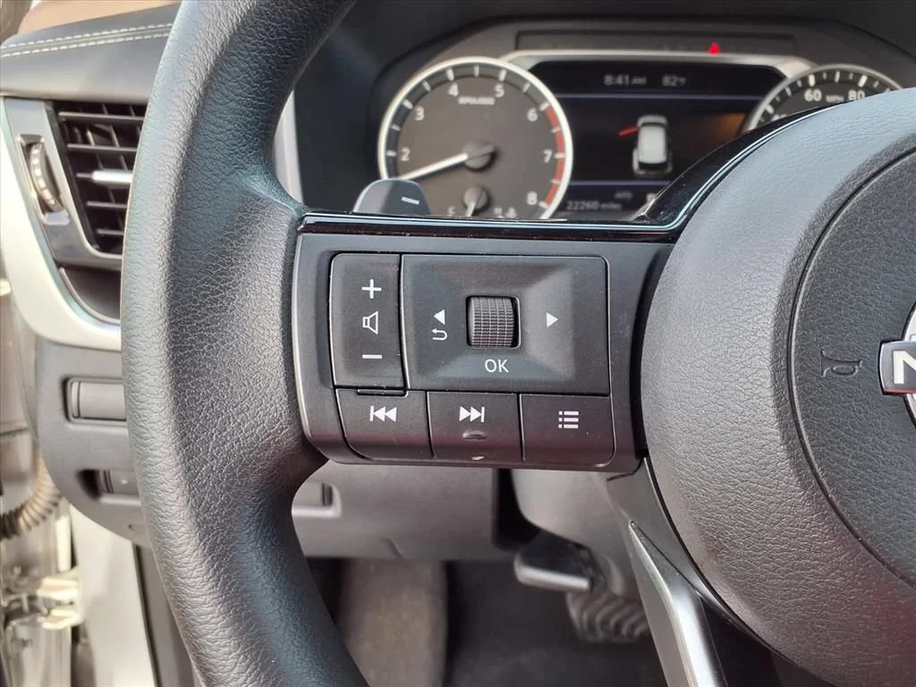 Used 2022 Silver Nissan SV Intelligent AWD image 13