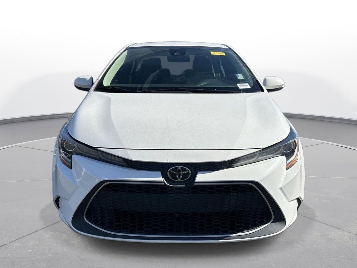 Certified Used 2021 Super White Toyota XLE image 3