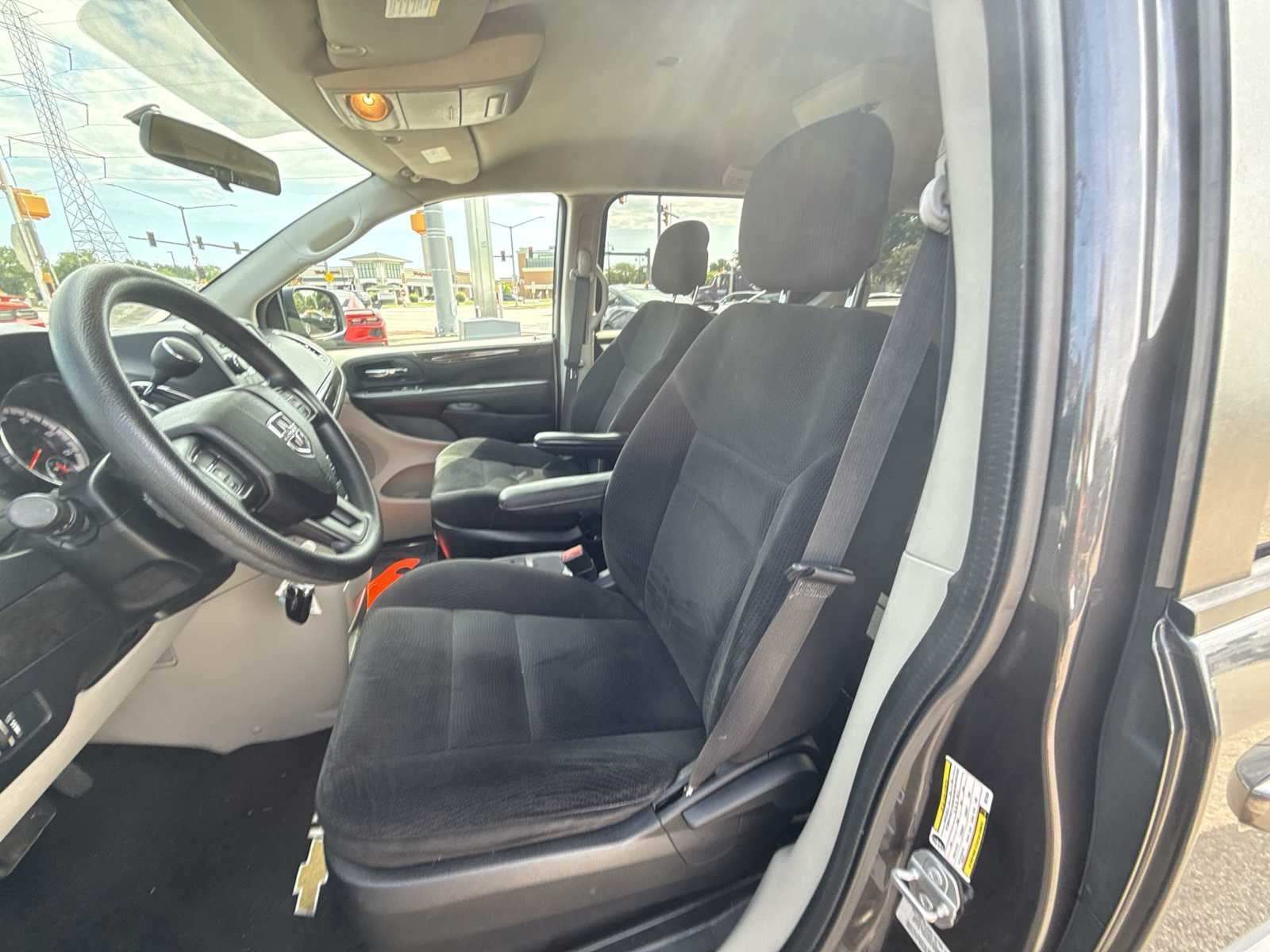 2016 Dodge Grand Caravan SE - Photo 16