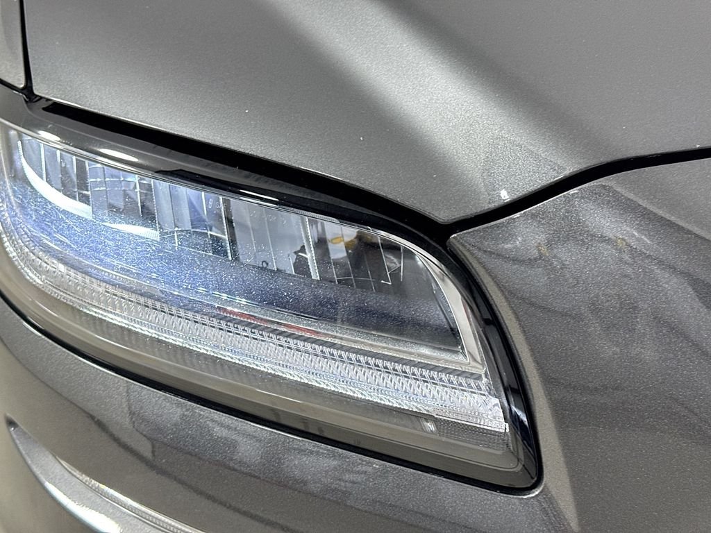 Used 2020 Magnetic Gray Lincoln Reserve image 40