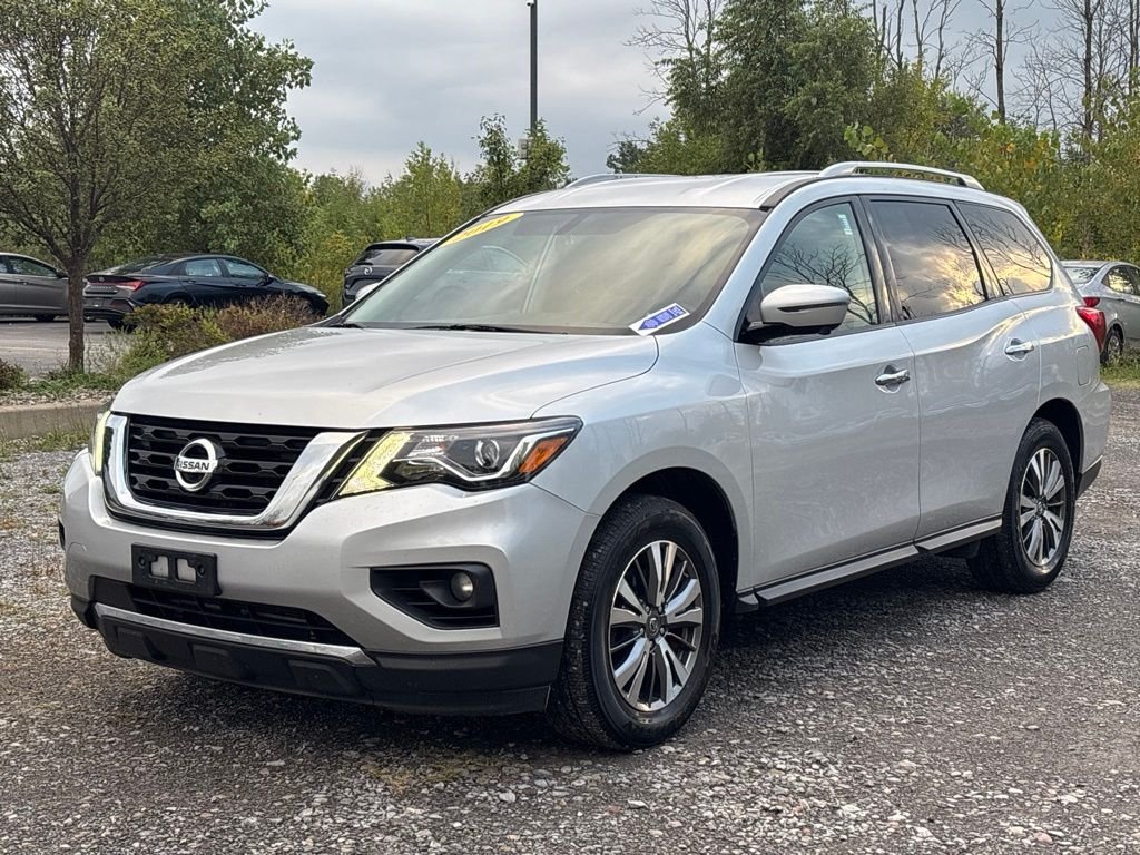 Used 2019 Silver Nissan SL image 1