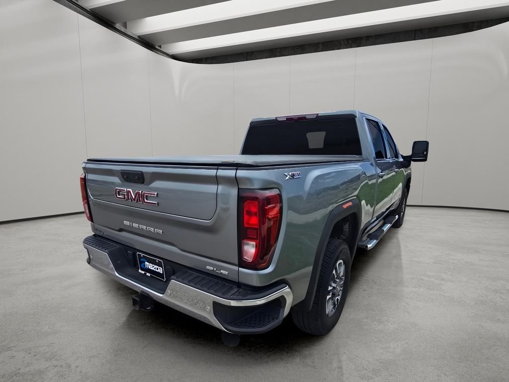 Used 2025 Sterling Metallic GMC SLE image 5