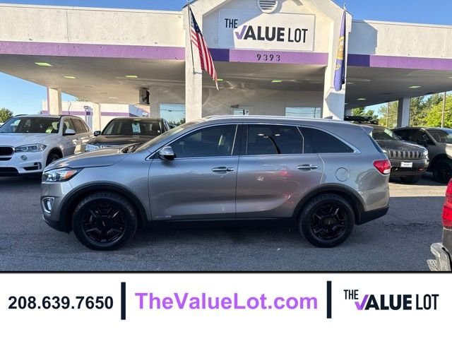 Used 2018 Silver Kia EX image 1