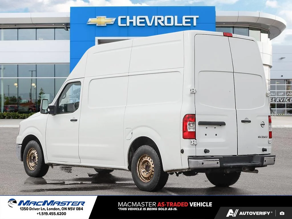 Used 2017  Nissan  image 3