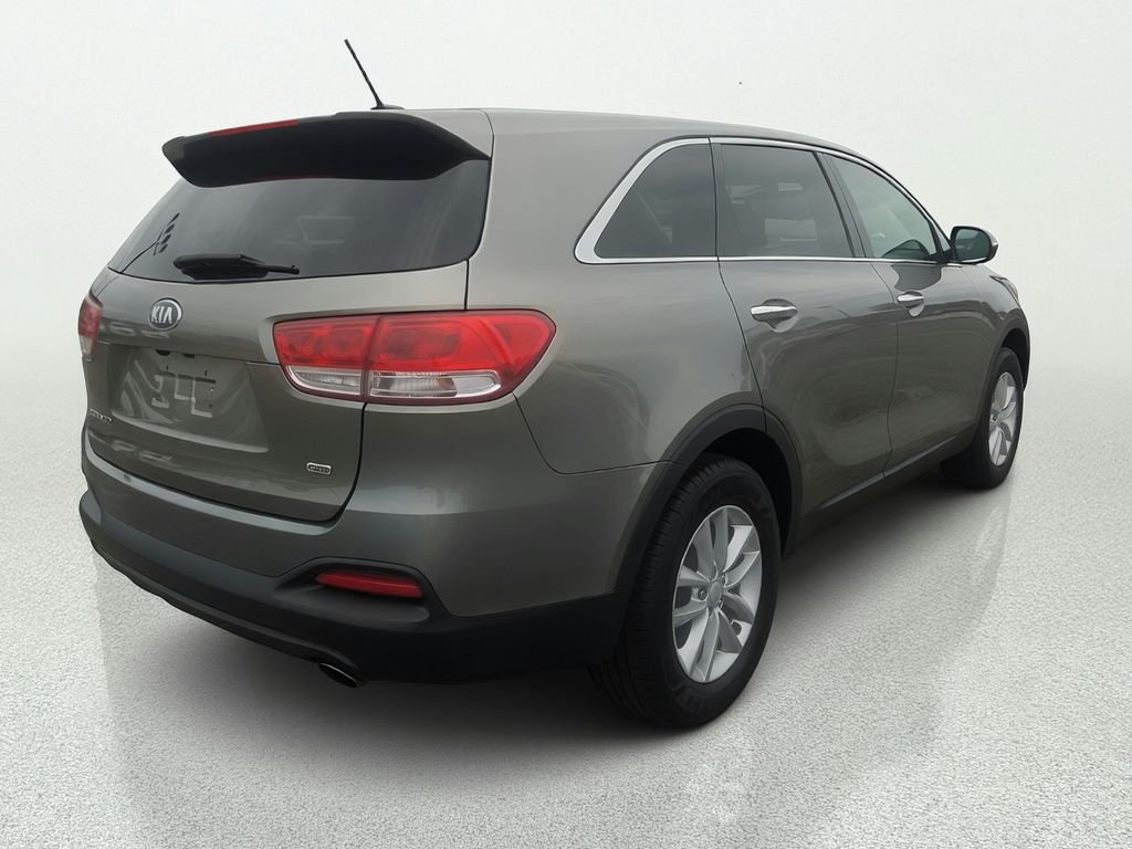 Used 2018 Silver Kia L image 7