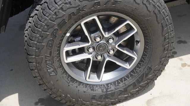 New 2026 Black Clear-Coat Exterior Paint Jeep Mojave X image 11