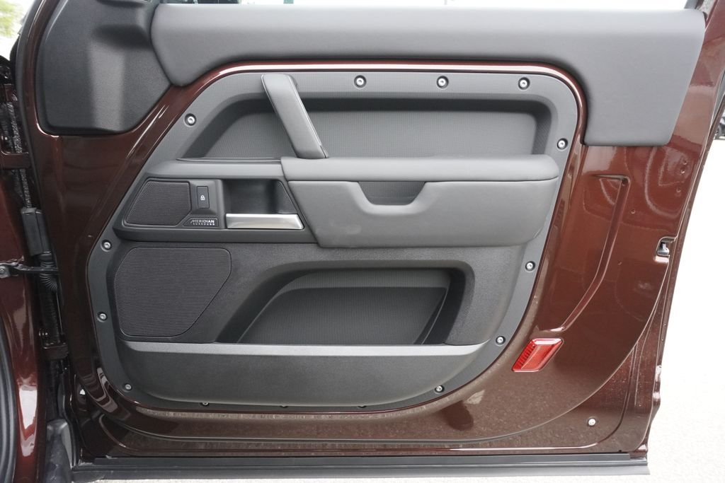 New 2026 Sedona Red Land Rover X-Dynamic SE image 22