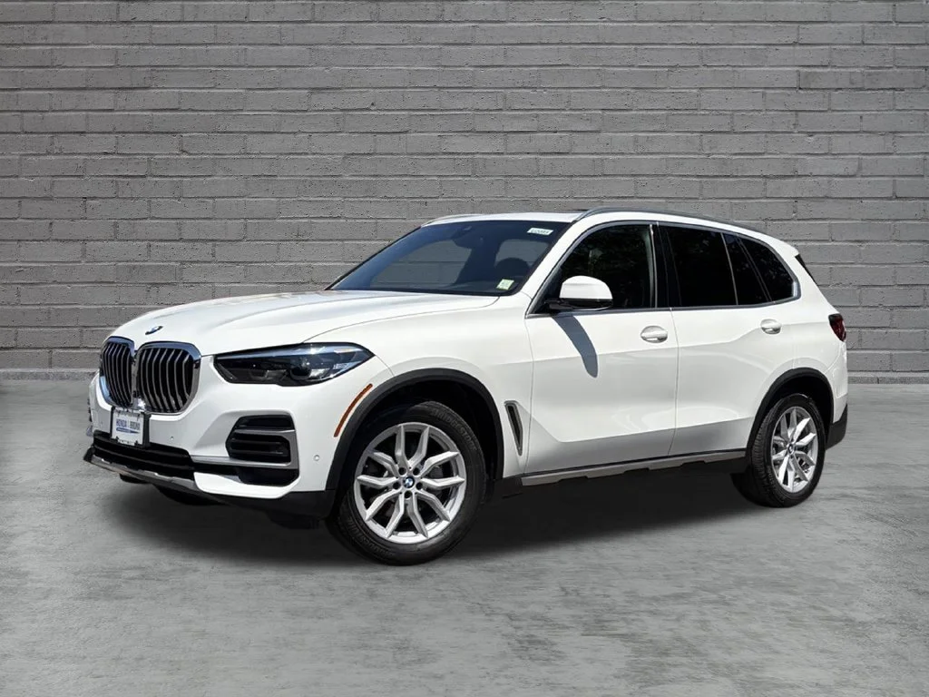 Used 2022 Alpine White BMW xDrive40i image 2
