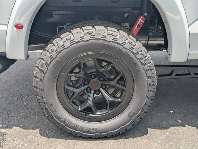 New 2026 Avalanche Ford XLT image 13