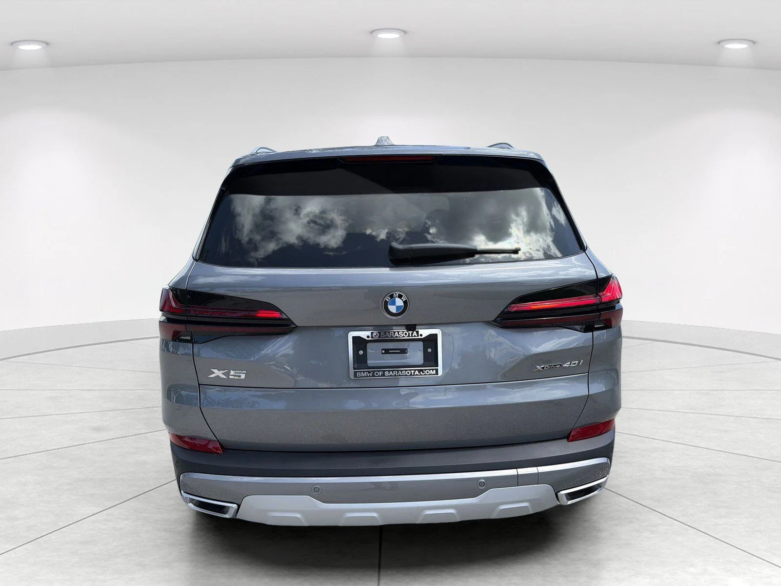 New 2026 Skyscraper Grey Metallic BMW xDrive40i image 5