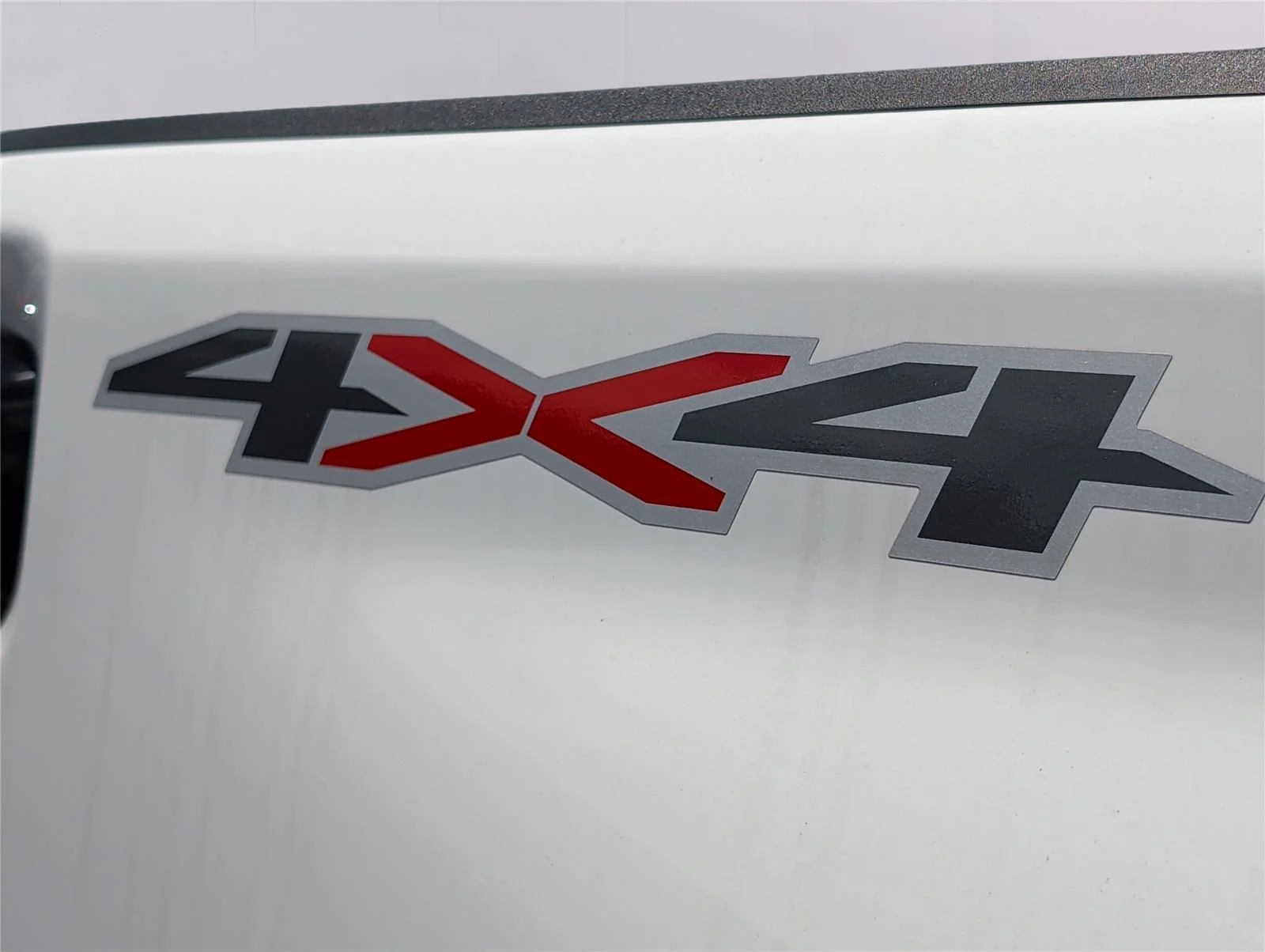 Used 2024 Summit White Chevrolet LTZ image 18