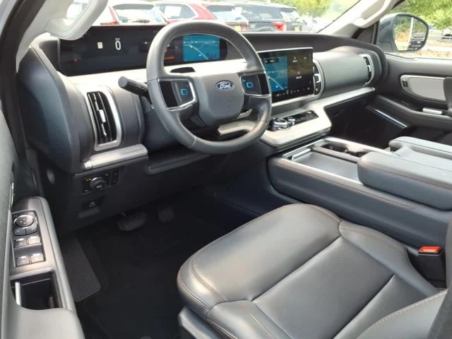 Used 2025 White Ford Active image 19