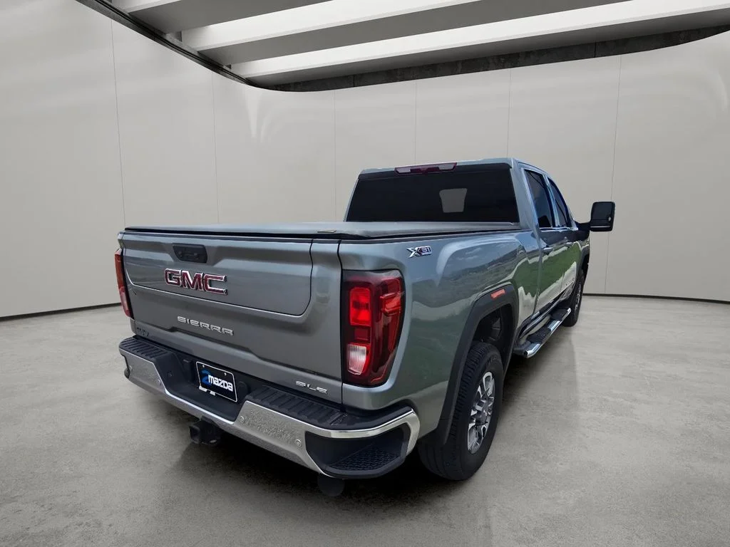 Used 2025 Sterling Metallic GMC SLE image 5