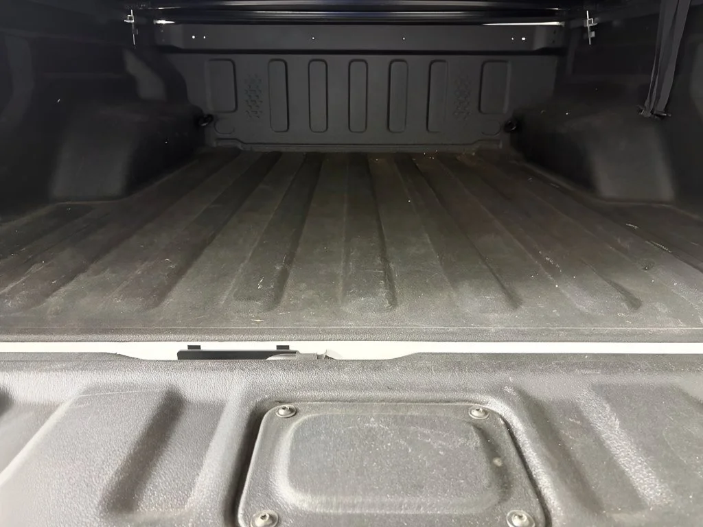 Used 2025 White Jeep High Tide image 32